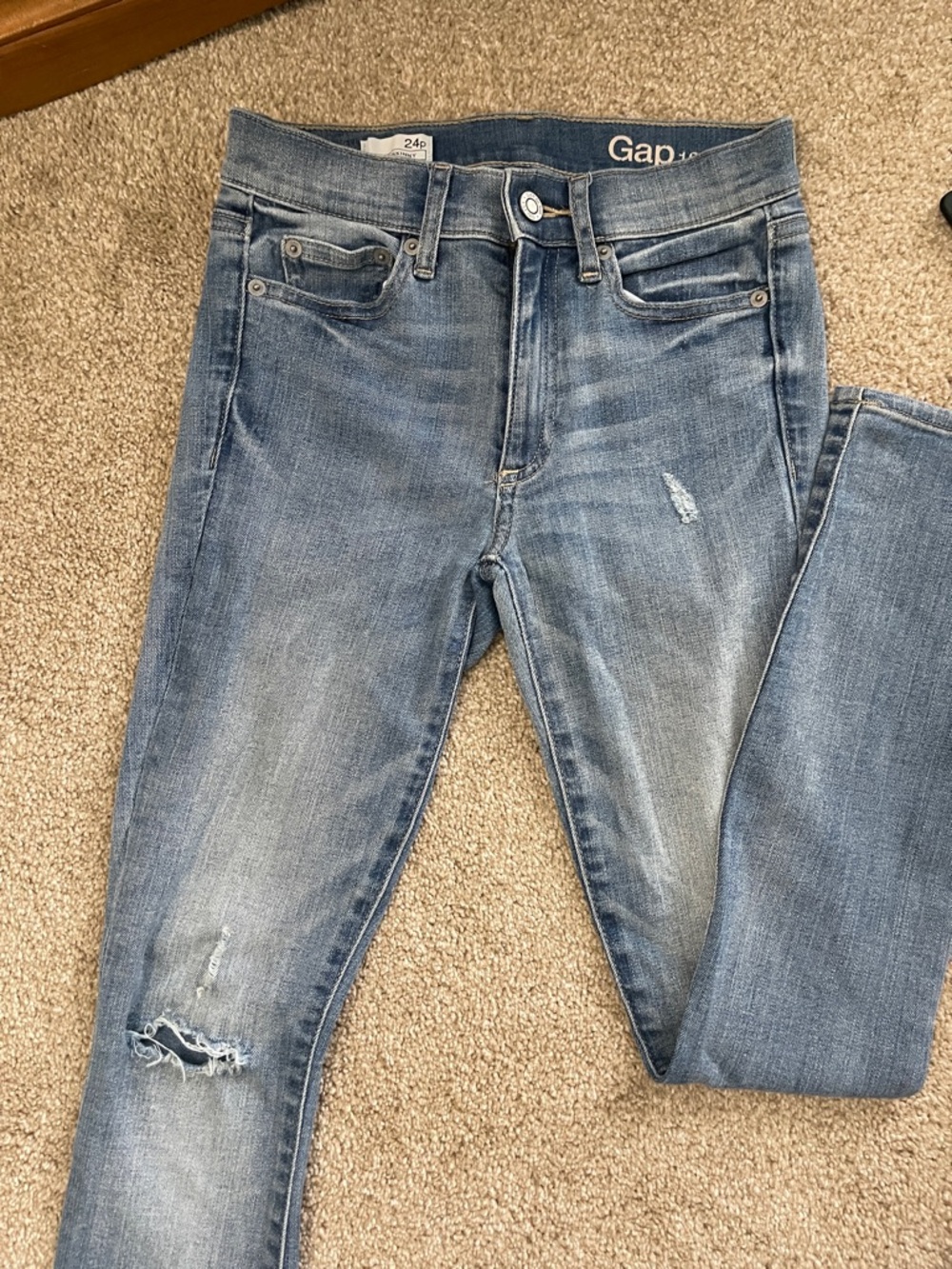 GAP Women's Light Blue Skinny Jeans with Faded Detailing